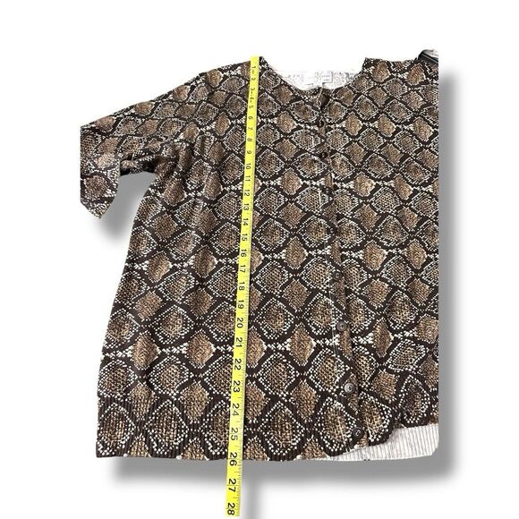 Studio Works Women’s Plus Brown Snake Print Cardigan Sweater 2X - Picture 4 of 7